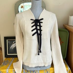 Shoestring tied , bell sleeve, ivory